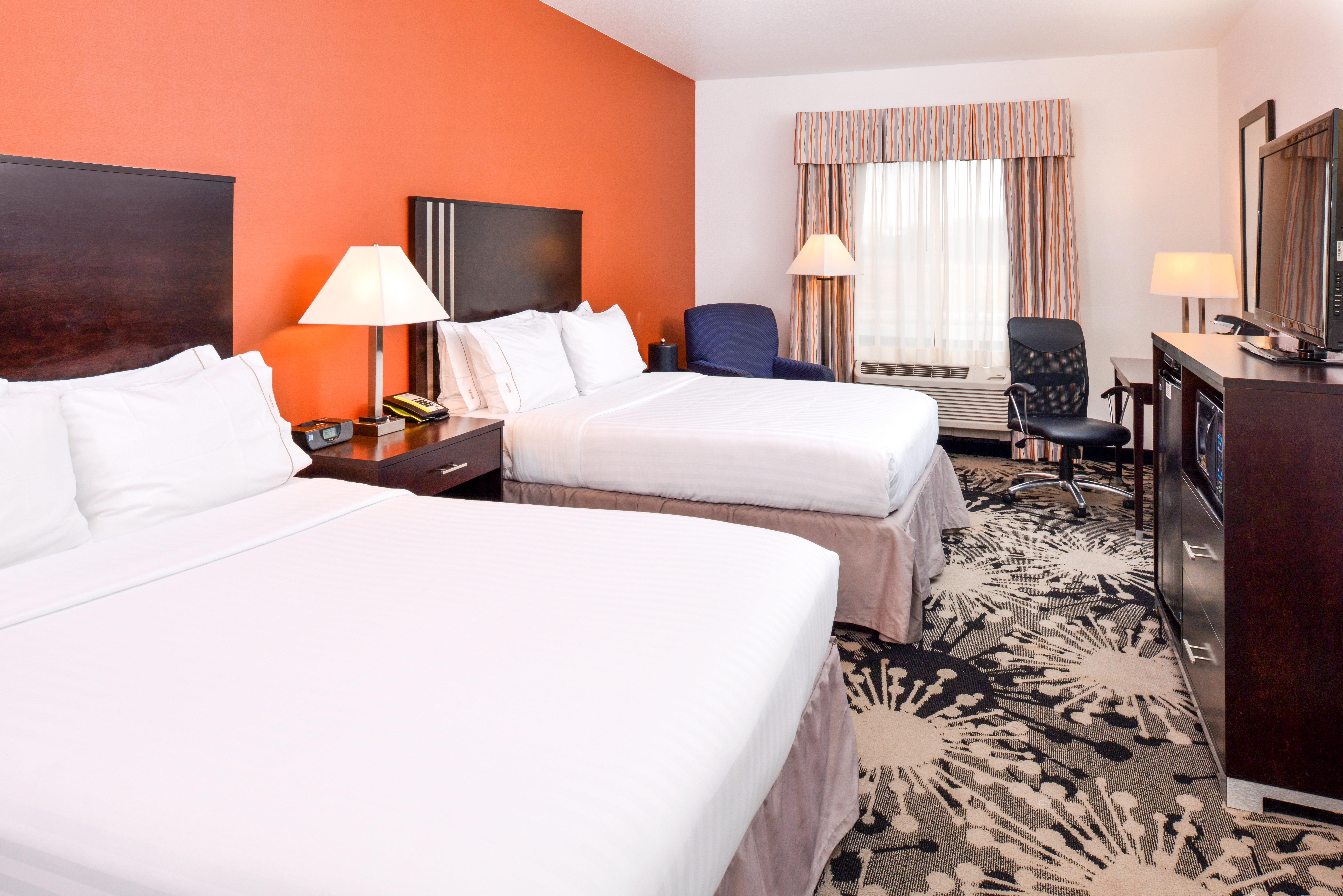 Holiday Inn Express & Suites Greenfield By Ihg Exterior photo