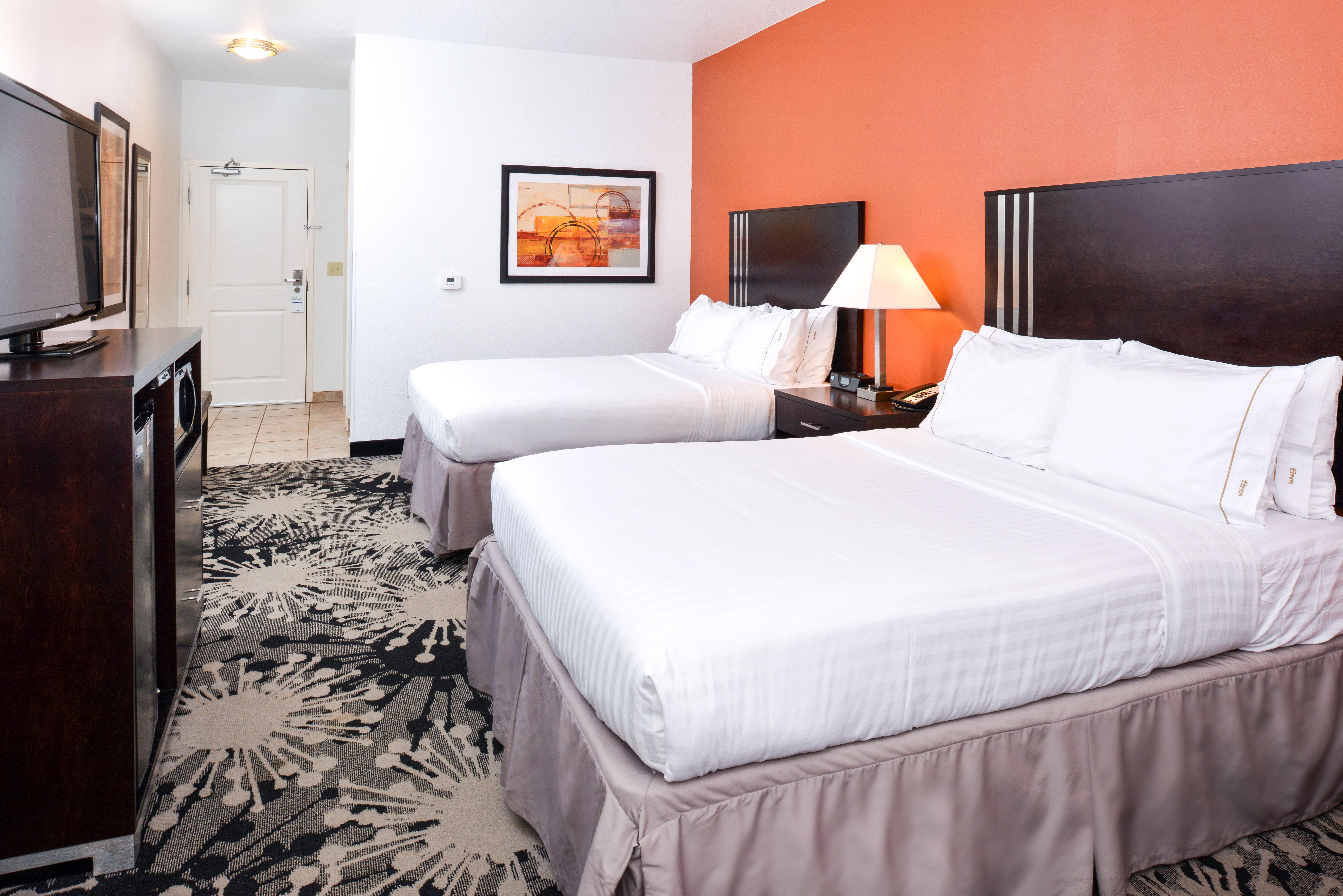 Holiday Inn Express & Suites Greenfield By Ihg Exterior photo