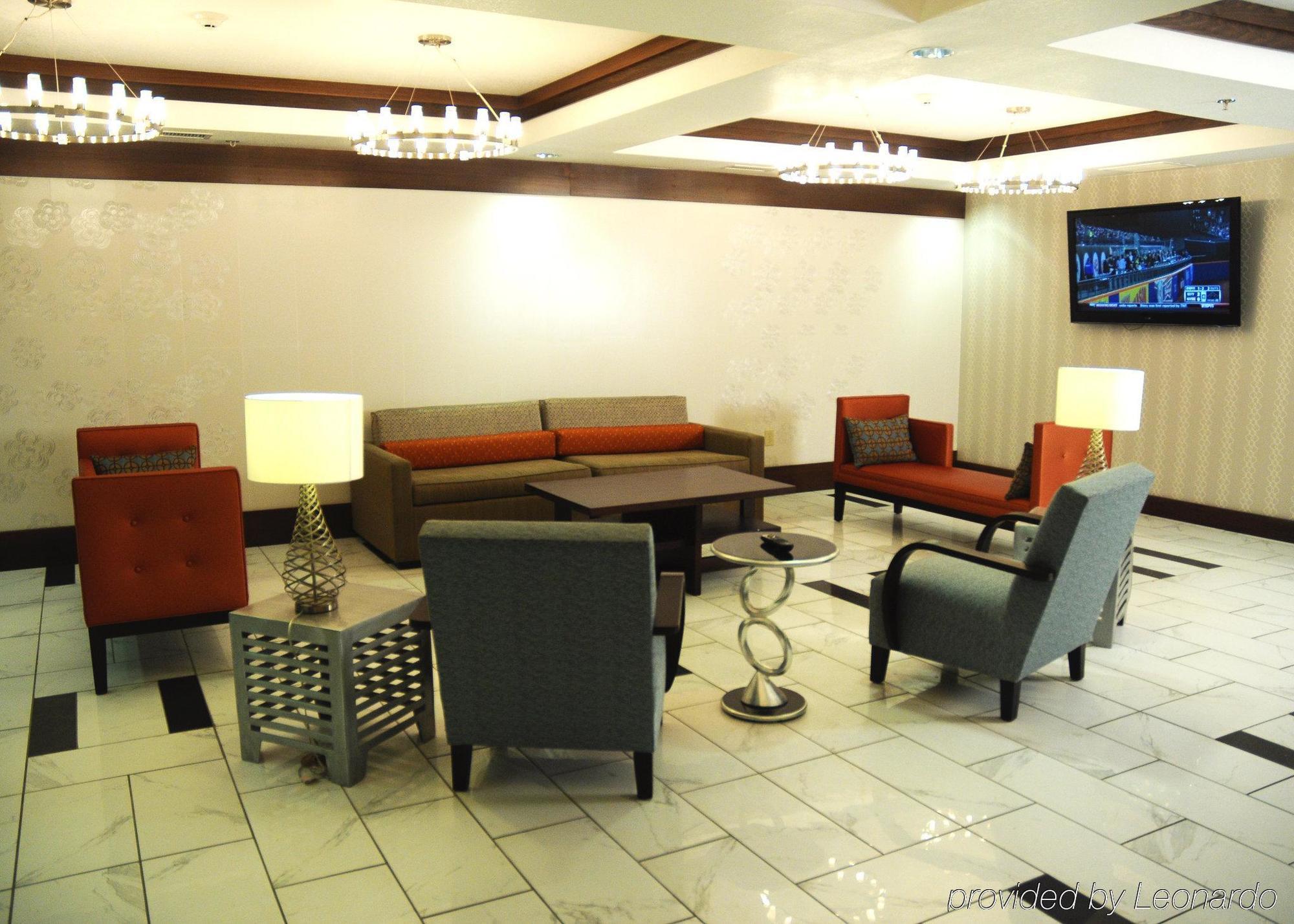 Holiday Inn Express & Suites Greenfield By Ihg Exterior photo